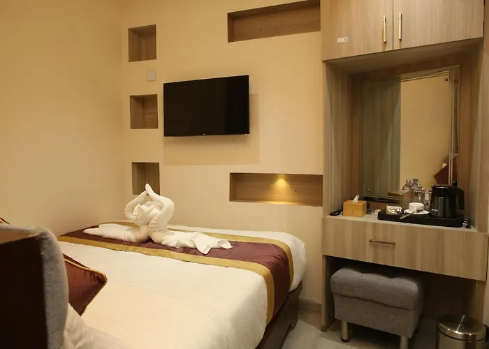 Hotel Tapowan - Near Tribhuvan International Airport 3*